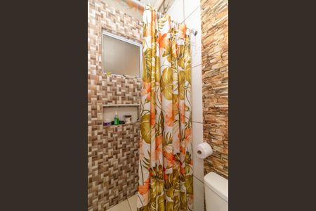 Casa de condomínio para alugar com 110m², 3 quartos e 1 vaga Casa de condomínio para alugar com 110m², 3 quartos e 1 vagaBanheiro 2