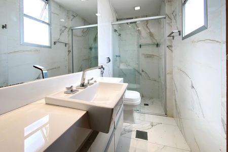 Apartamento para alugar com 130m², 3 quartos e 2 vagasBanheiro da Suíte 1