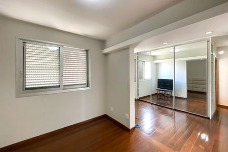 Apartamento para alugar com 130m², 3 quartos e 2 vagasSuite 1