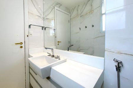 Apartamento para alugar com 130m², 3 quartos e 2 vagasBanheiro da Suíte 1