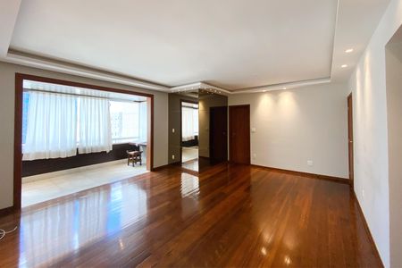 Apartamento para alugar com 130m², 3 quartos e 2 vagasSala