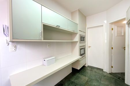 Apartamento para alugar com 130m², 3 quartos e 2 vagasCozinha