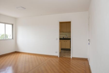 Sala de apartamento para alugar com 2 quartos, 70m² em Vila Romana, São Paulo
