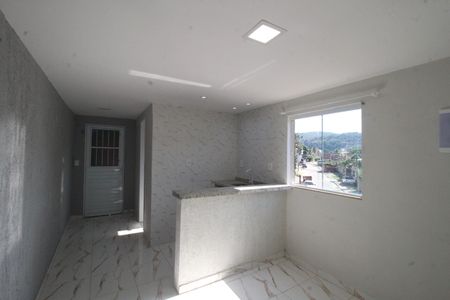 Sala de apartamento para alugar com 1 quarto, 50m² em Vila Verde, Belford Roxo