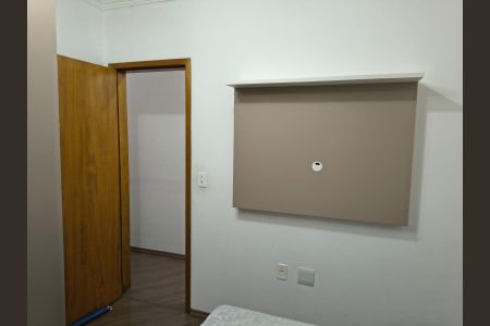 Casa à venda com 3 quartos, 180m² em Vila Carmosina, São Paulo