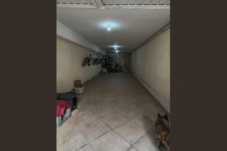 Casa à venda com 180m², 3 quartos e 4 vagas