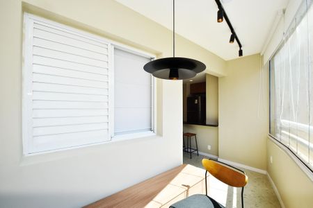 varanda Sala de kitnet/studio para alugar com 1 quarto, 40m² em Pinheiros, São Paulo