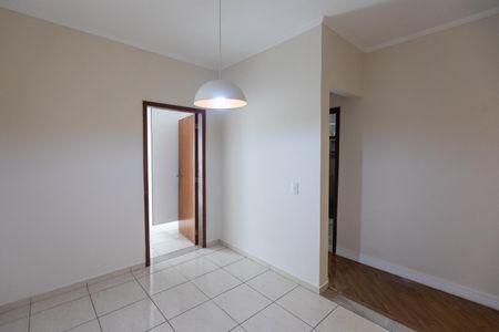 Casa à venda com 150m², 4 quartos e 2 vagas Casa à venda com 150m², 4 quartos e 2 vagasSala de Almoço