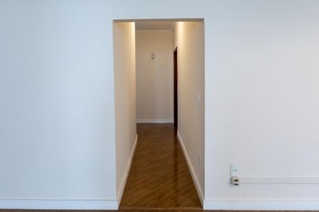 Casa à venda com 150m², 4 quartos e 2 vagas Casa à venda com 150m², 4 quartos e 2 vagasCorredor dos Quartos