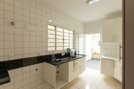 Casa à venda com 150m², 4 quartos e 2 vagas Casa à venda com 150m², 4 quartos e 2 vagasCozinha