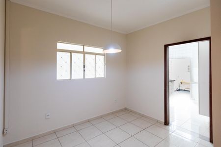 Casa à venda com 150m², 4 quartos e 2 vagas Casa à venda com 150m², 4 quartos e 2 vagasSala de Almoço
