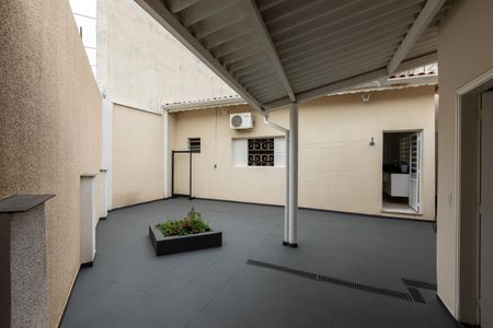 Casa à venda com 150m², 4 quartos e 2 vagas Casa à venda com 150m², 4 quartos e 2 vagasQuintal