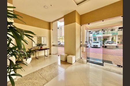 Apartamento à venda com 72m², 2 quartos e 1 vagaHall