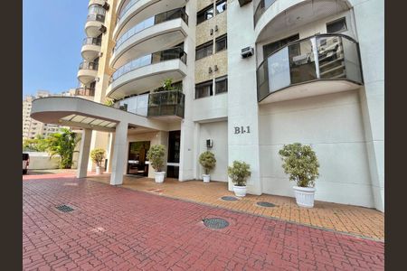 Apartamento à venda com 72m², 2 quartos e 1 vagaEntrada