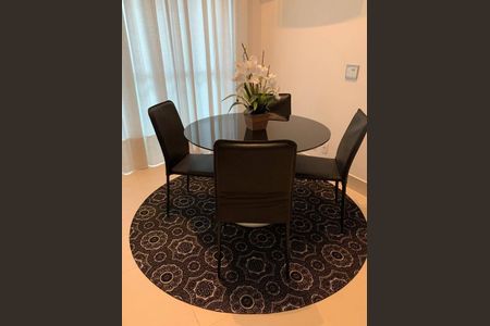 Apartamento à venda com 90m², 1 quarto e 3 vagas