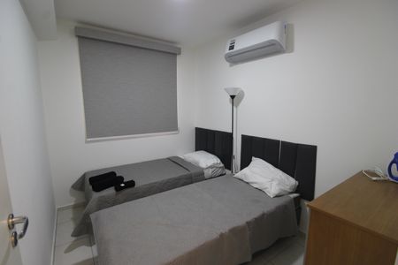 Quarto 1 de apartamento à venda com 2 quartos, 45m² em Barra Olímpica, Rio de Janeiro