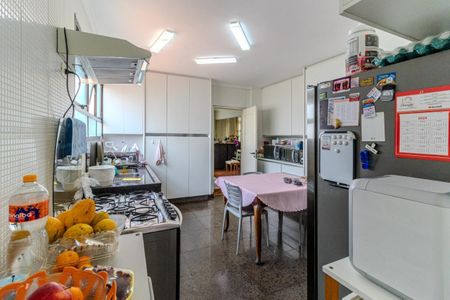 Apartamento à venda com 337m², 4 quartos e 3 vagas