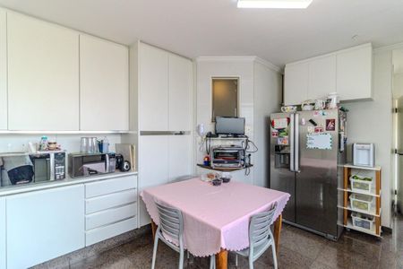 Apartamento à venda com 337m², 4 quartos e 3 vagas