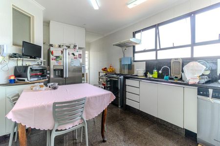 Apartamento à venda com 337m², 4 quartos e 3 vagas