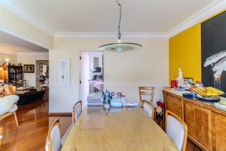 Apartamento à venda com 337m², 4 quartos e 3 vagas