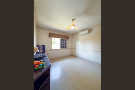 Casa de condomínio à venda com 270m², 4 quartos e 4 vagasFoto 22