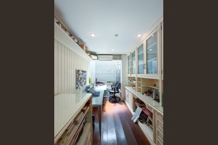 Casa de condomínio à venda com 270m², 4 quartos e 4 vagasFoto 05