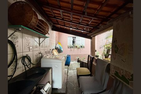 Casa à venda com 304m², 2 quartos e 4 vagasArea de Serviço 