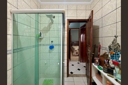 Casa à venda com 304m², 2 quartos e 4 vagasBanheiro 