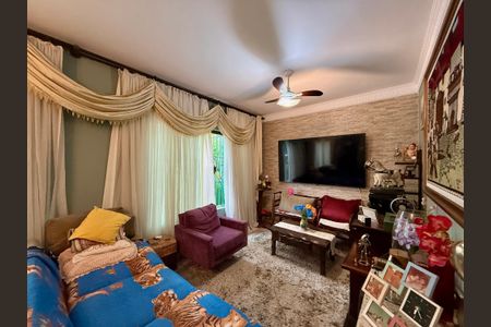 Casa à venda com 304m², 2 quartos e 4 vagasSala