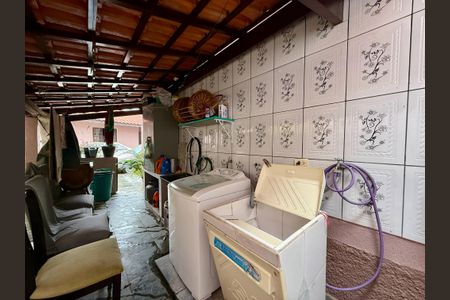 Casa à venda com 304m², 2 quartos e 4 vagasArea de Serviço 