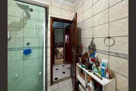 Casa à venda com 304m², 2 quartos e 4 vagasBanheiro 