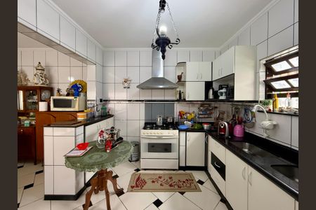 Casa à venda com 304m², 2 quartos e 4 vagasCozinha 