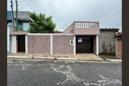 Casa à venda com 304m², 2 quartos e 4 vagasFachada 