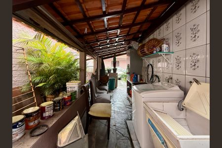 Casa à venda com 304m², 2 quartos e 4 vagasArea de Serviço 