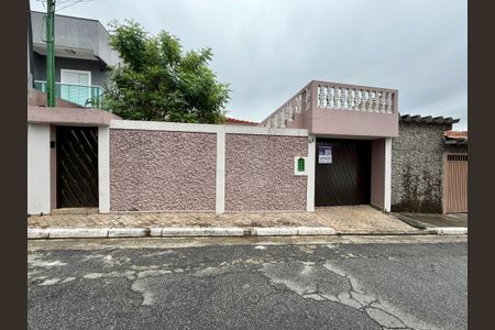Casa à venda com 304m², 2 quartos e 4 vagasFachada 