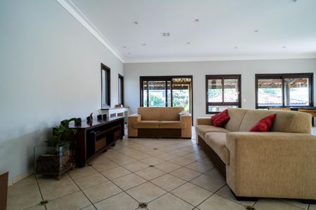 Sala de casa para alugar com 4 quartos, 450m² em Caguassu, Sorocaba