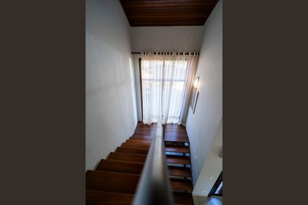 Casa para alugar com 450m², 4 quartos e 3 vagasEscada