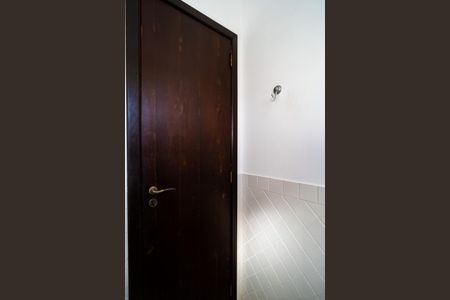 Casa para alugar com 450m², 4 quartos e 3 vagasBanheiro de serviço