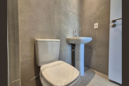 Apartamento à venda com 67m², 2 quartos e 1 vaga Apartamento à venda com 67m², 2 quartos e 1 vagaBanheiro da Suíte