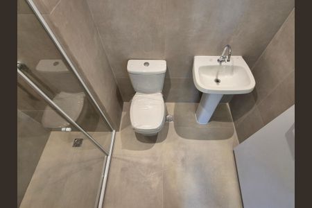 Apartamento à venda com 67m², 2 quartos e 1 vaga Apartamento à venda com 67m², 2 quartos e 1 vagaBanheiro social