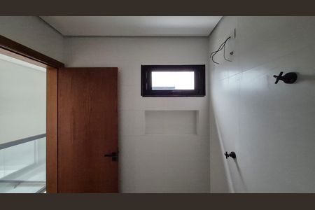 Casa à venda com 200m², 3 quartos e 2 vagas Casa à venda com 200m², 3 quartos e 2 vagasBanheiro