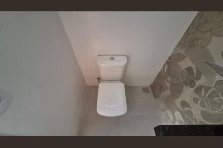 Casa à venda com 200m², 3 quartos e 2 vagas Casa à venda com 200m², 3 quartos e 2 vagasBanheiro