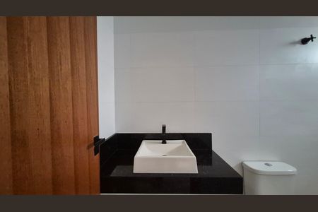 Casa à venda com 200m², 3 quartos e 2 vagas Casa à venda com 200m², 3 quartos e 2 vagasBanheiro da suíte