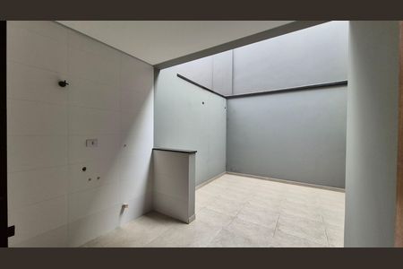 Casa à venda com 200m², 3 quartos e 2 vagas Casa à venda com 200m², 3 quartos e 2 vagasArea de serviço