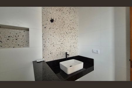 Casa à venda com 200m², 3 quartos e 2 vagas Casa à venda com 200m², 3 quartos e 2 vagasBanheiro da suíte 2