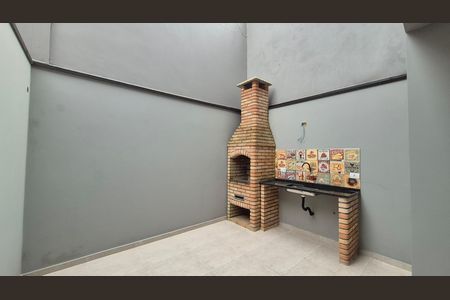Casa à venda com 200m², 3 quartos e 2 vagas Casa à venda com 200m², 3 quartos e 2 vagasArea externa
