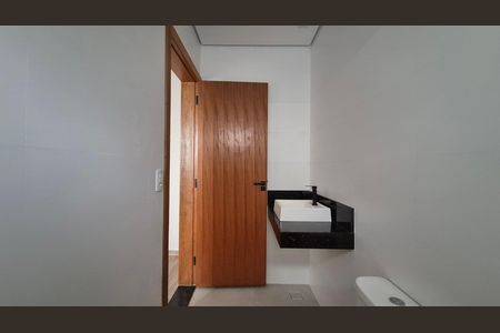 Casa à venda com 200m², 3 quartos e 2 vagas Casa à venda com 200m², 3 quartos e 2 vagasBanheiro da suíte