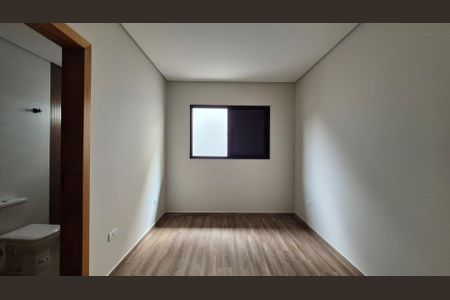 Casa à venda com 200m², 3 quartos e 2 vagas Casa à venda com 200m², 3 quartos e 2 vagasSuíte