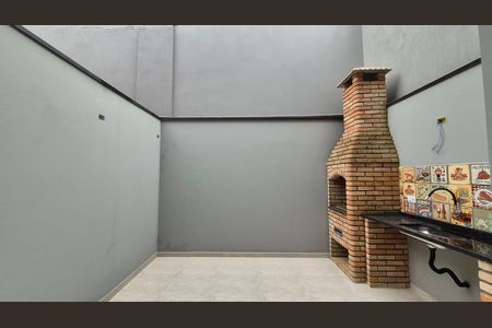 Casa à venda com 200m², 3 quartos e 2 vagas Casa à venda com 200m², 3 quartos e 2 vagasArea externa