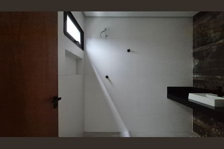 Casa à venda com 200m², 3 quartos e 2 vagas Casa à venda com 200m², 3 quartos e 2 vagasBanheiro